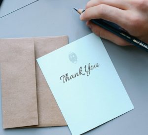 メルカリ出品で購入者へお礼のメッセージカードはいらない?